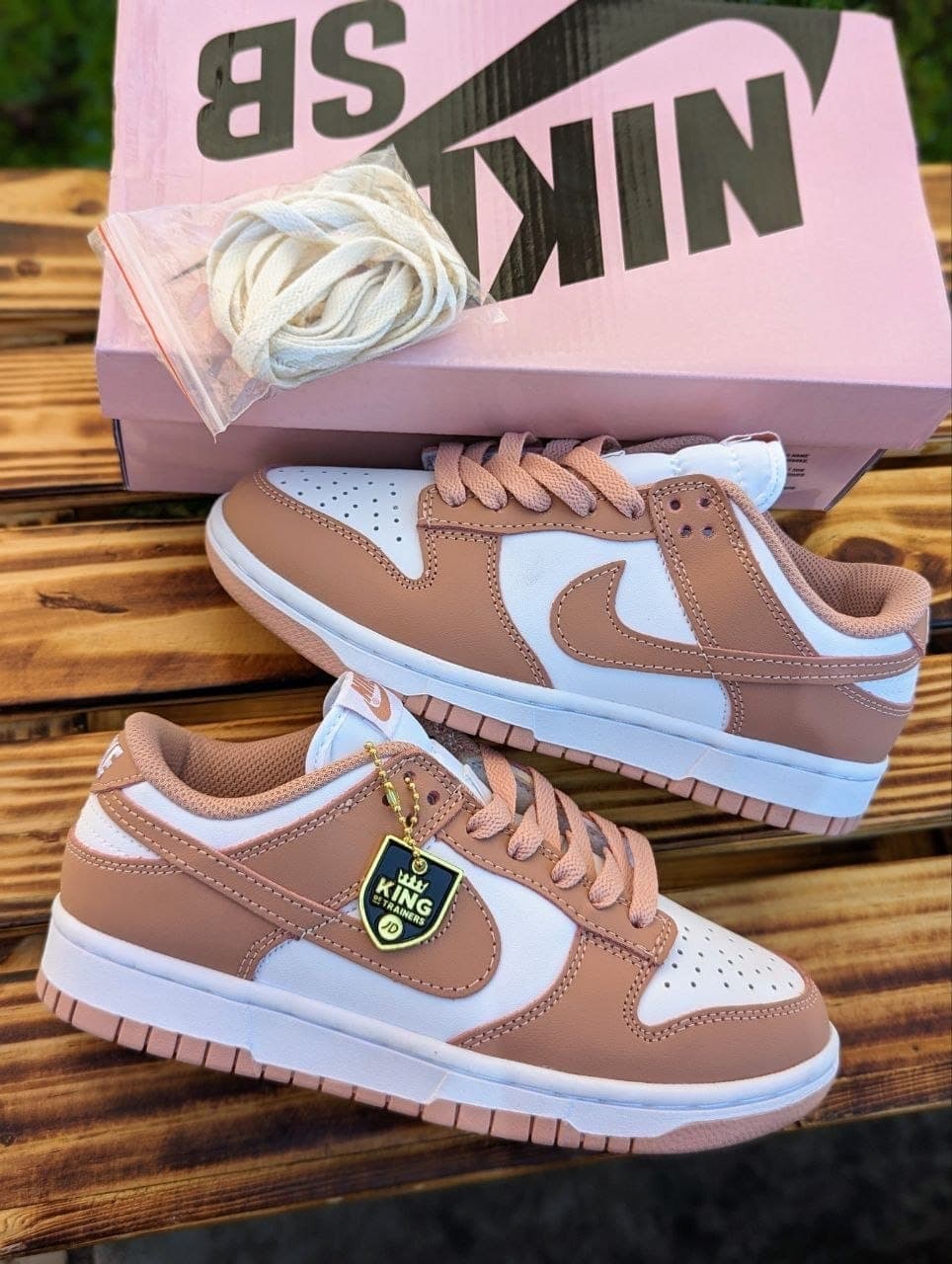 Image of a Nike SB Rose Whisper