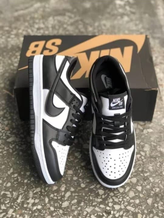 Nike SB Black/White