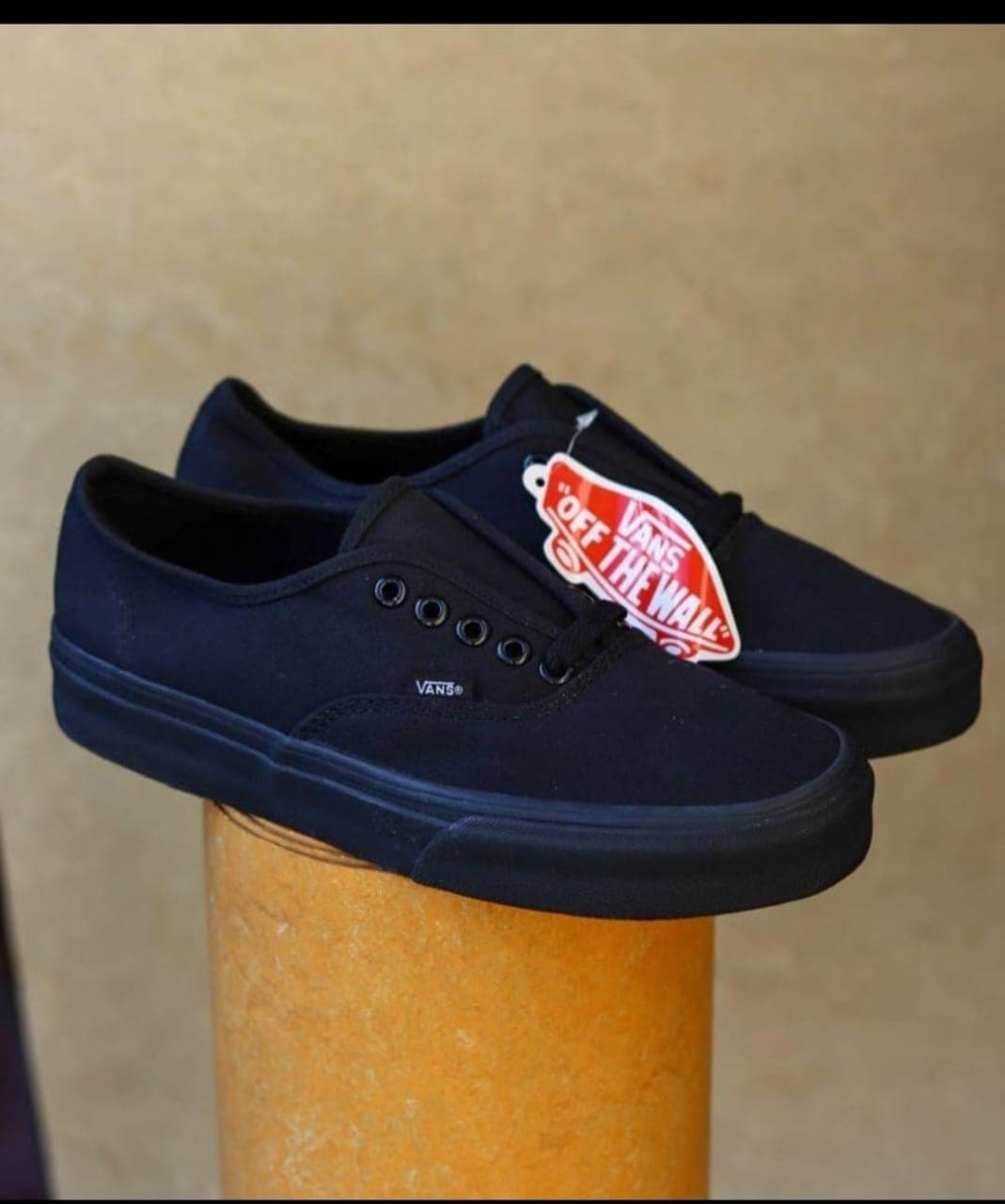 Image of a Vans black